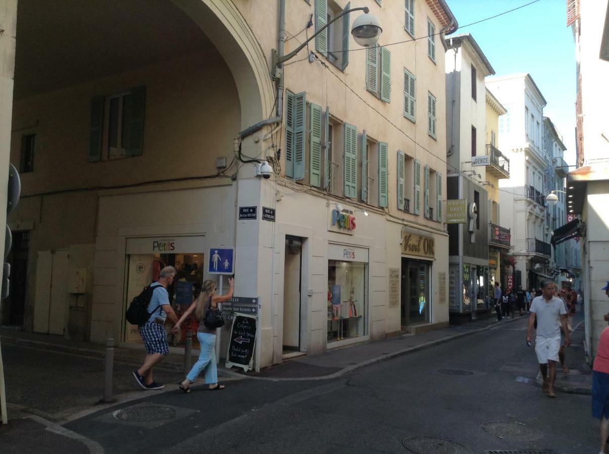Vieille Ville 1 - Luca'S Apartment, 1 Bedroom, Max 2 Adults And 2 Kids アンティーブ エクステリア 写真