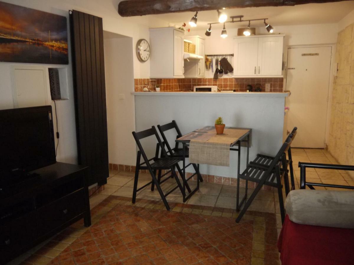Vieille Ville 1 - Luca'S Apartment, 1 Bedroom, Max 2 Adults And 2 Kids アンティーブ エクステリア 写真